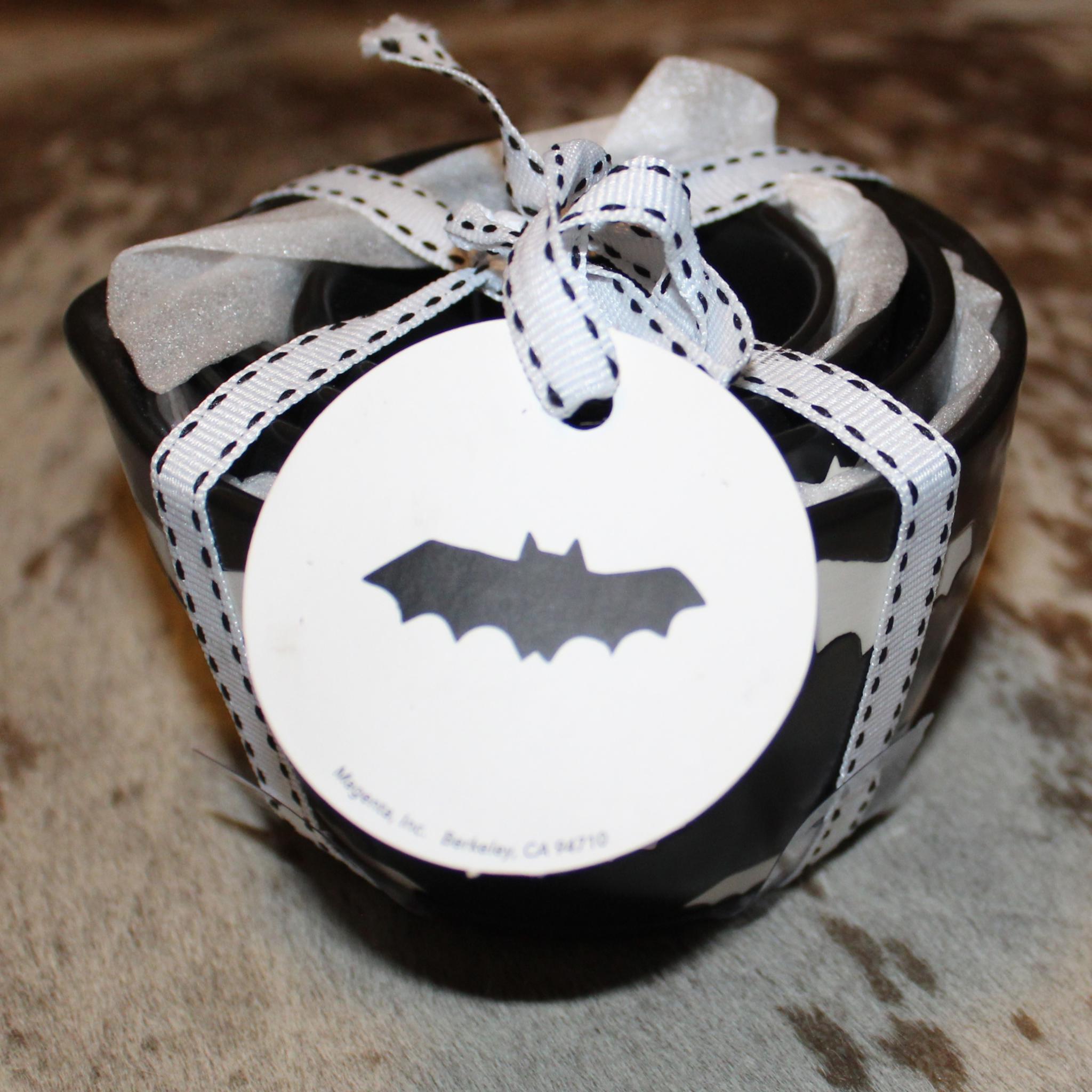 Bat Design - Black and White Measuring Cups